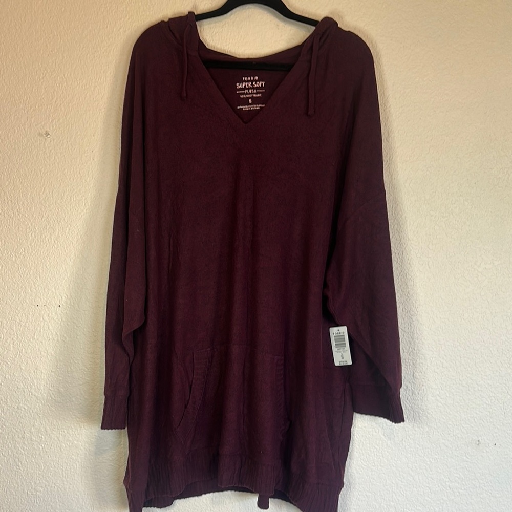 PLUS SIZE: TORRID. Burgundy Hooded Sweater